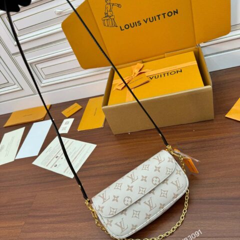 LV M83091 WALLET ON CHAIN IVY 手袋